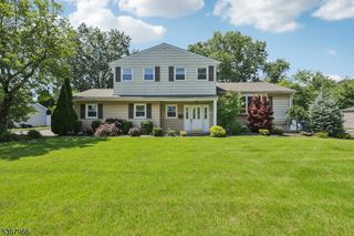 132 Dorset Dr, Clark Twp., NJ 07066