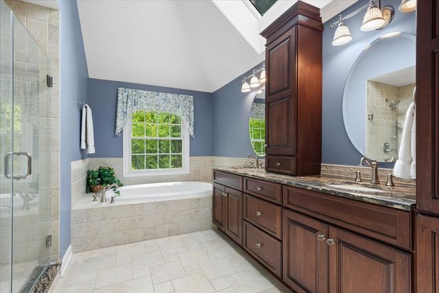 3002 EASTON Place, St. Charles, IL 60175