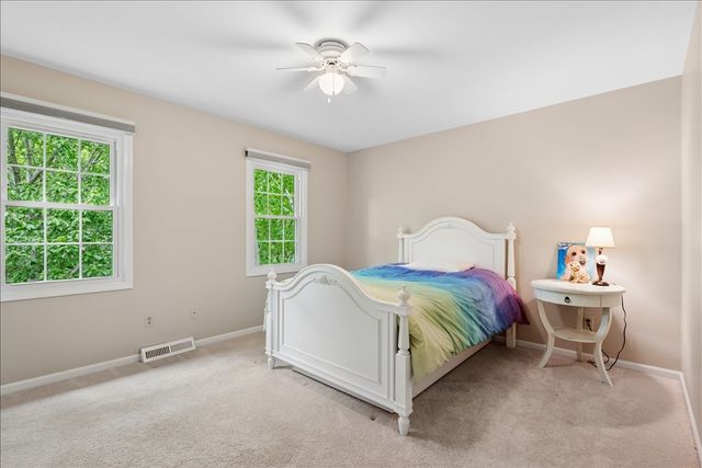 3002 EASTON Place, St. Charles, IL 60175