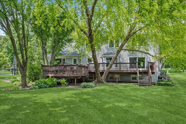 3002 EASTON Place, St. Charles, IL 60175