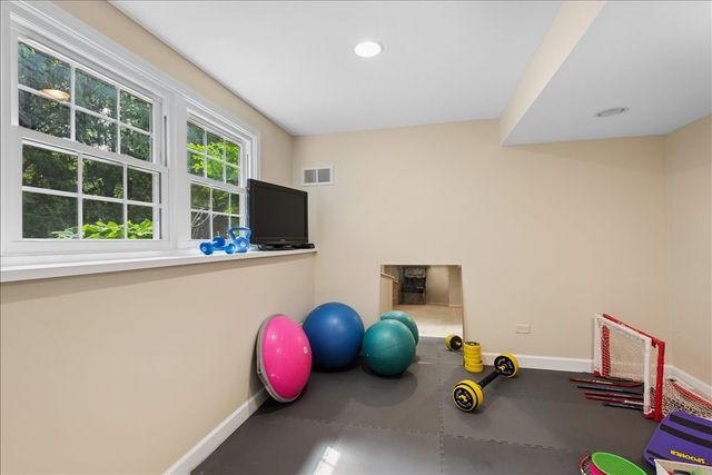 3002 EASTON Place, St. Charles, IL 60175