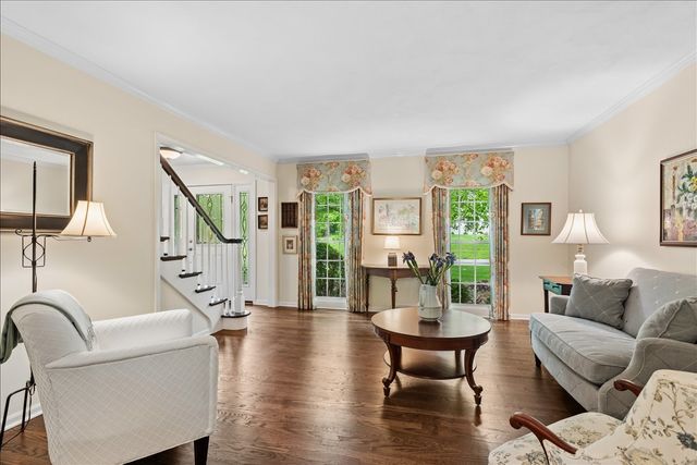 3002 EASTON Place, St. Charles, IL 60175