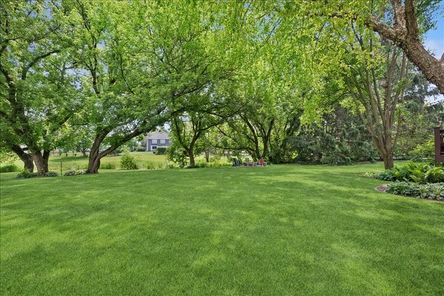 3002 EASTON Place, St. Charles, IL 60175