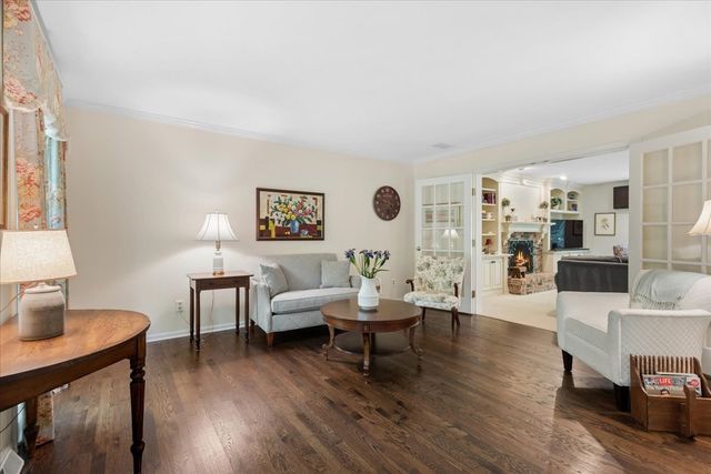 3002 EASTON Place, St. Charles, IL 60175