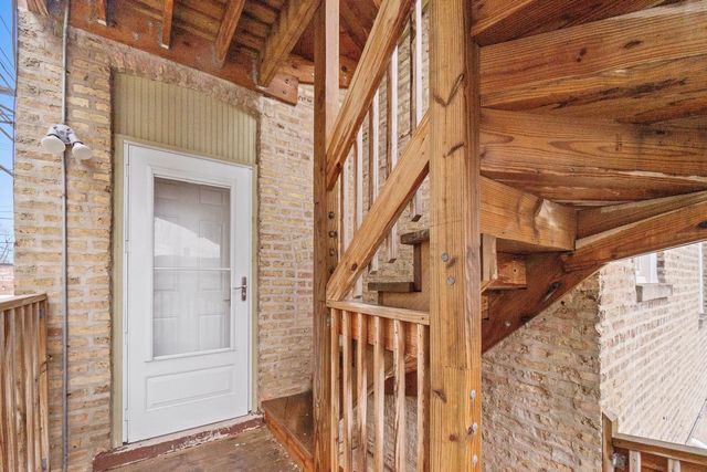 2414 W Bryn Mawr Avenue 1W, Chicago, IL 60659