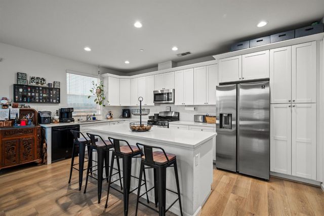 5541 Malibu Palm Ct, Sacramento, CA 95842