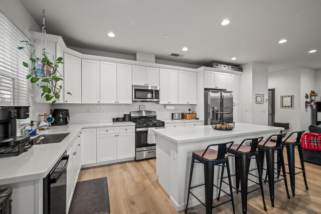 5541 Malibu Palm Ct, Sacramento, CA 95842