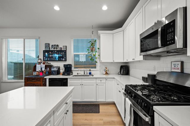 5541 Malibu Palm Ct, Sacramento, CA 95842