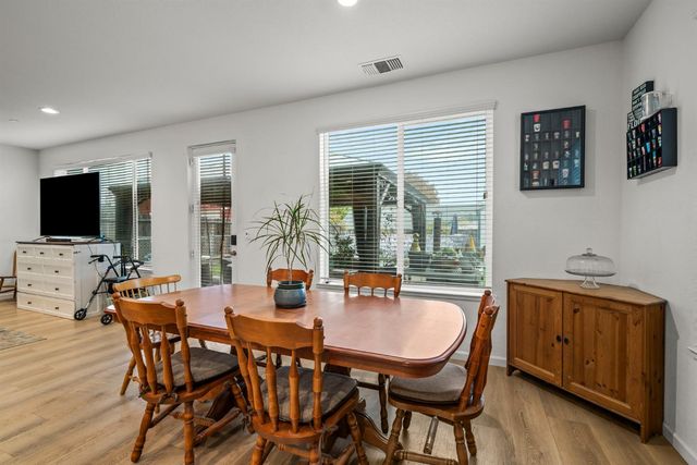 5541 Malibu Palm Ct, Sacramento, CA 95842