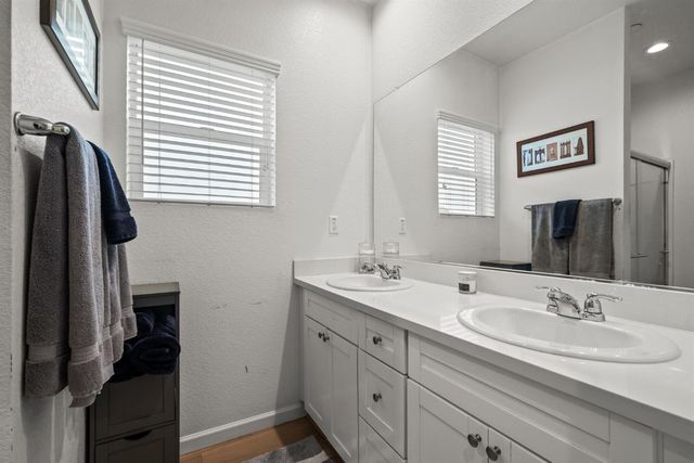 5541 Malibu Palm Ct, Sacramento, CA 95842