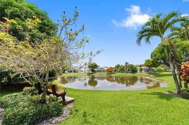 7840 Rockport Circle, Lake Worth, FL 33467