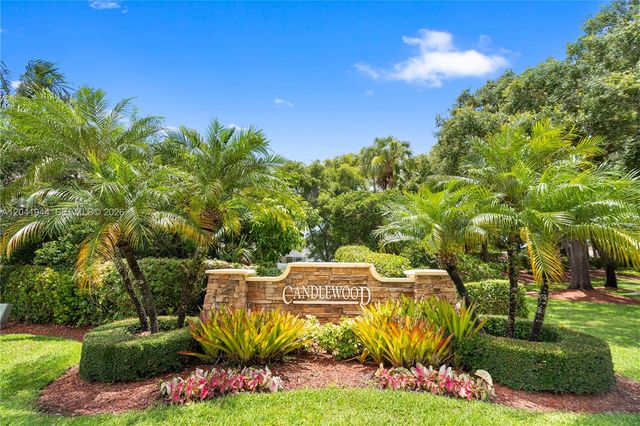 7840 Rockport Circle, Lake Worth, FL 33467