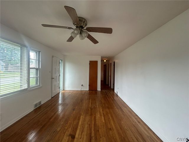 218 Roosevelt Drive, Utica, NY 13502