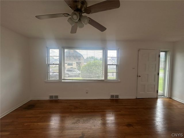 218 Roosevelt Drive, Utica, NY 13502