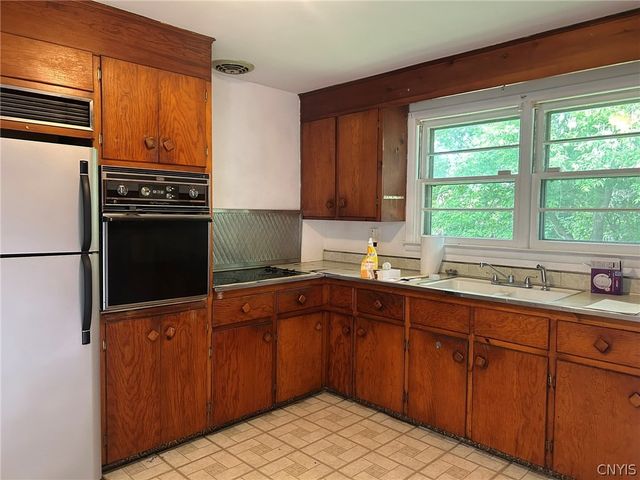 218 Roosevelt Drive, Utica, NY 13502