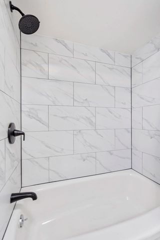 660 W Village Street, Springfield, MO 65807