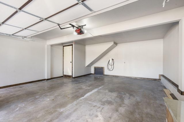 660 W Village Street, Springfield, MO 65807