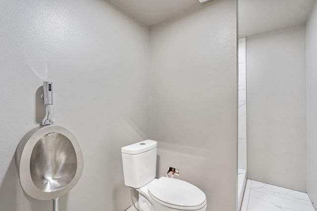 660 W Village Street, Springfield, MO 65807