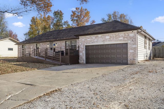 660 W Village Street, Springfield, MO 65807