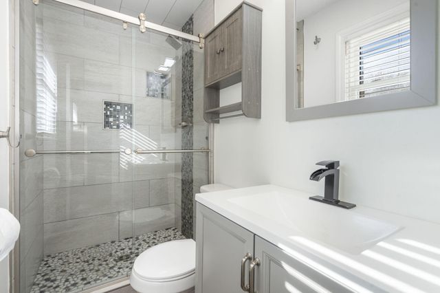 660 W Village Street, Springfield, MO 65807