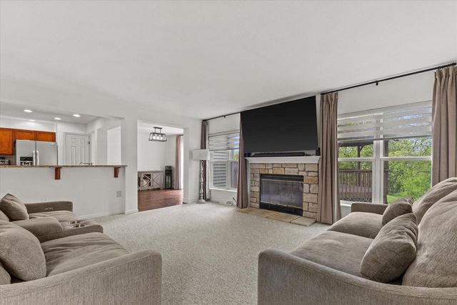 7589 Pacific STREET, Franklin, WI 53132