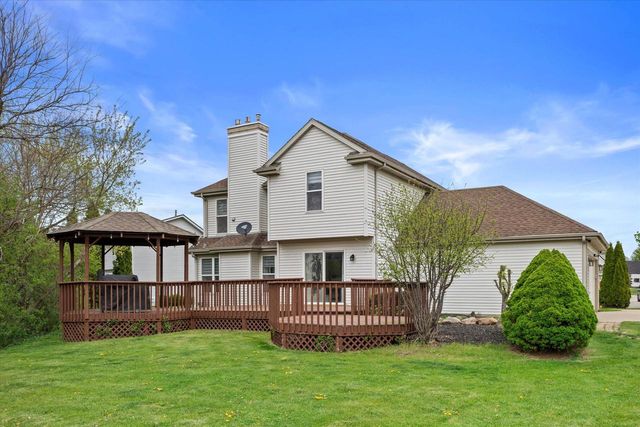 7589 Pacific STREET, Franklin, WI 53132