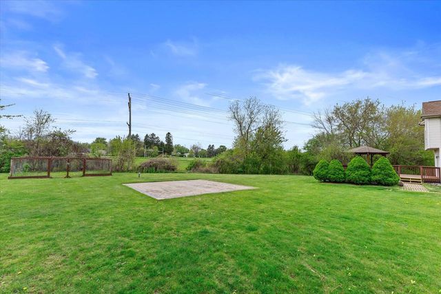 7589 Pacific STREET, Franklin, WI 53132