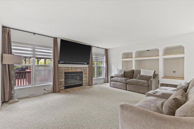 7589 Pacific STREET, Franklin, WI 53132