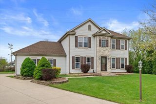 7589 Pacific STREET, Franklin, WI 53132
