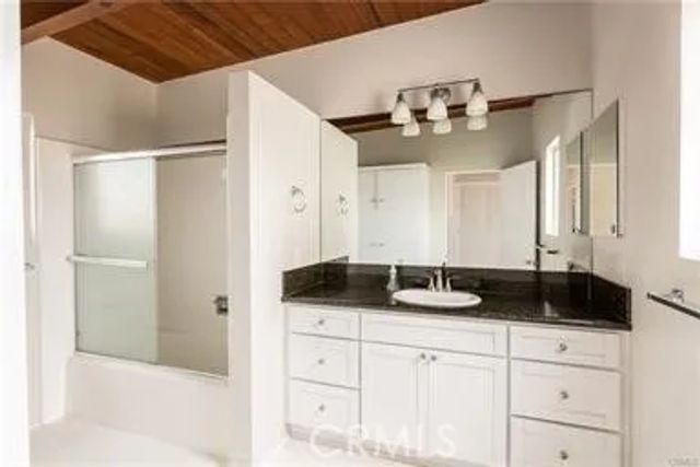 216 6th Street, Manhattan Beach, CA 90266