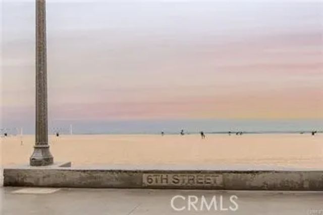 216 6th Street, Manhattan Beach, CA 90266