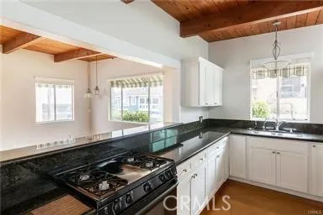 216 6th Street, Manhattan Beach, CA 90266