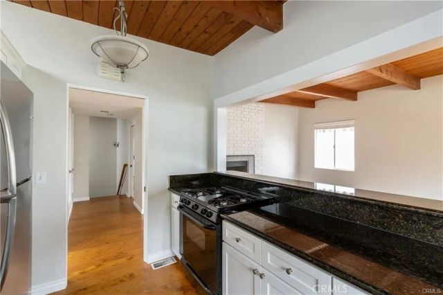 216 6th Street, Manhattan Beach, CA 90266