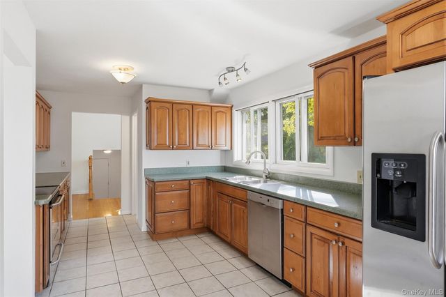 19 Miron Drive, Poughkeepsie, NY 12603