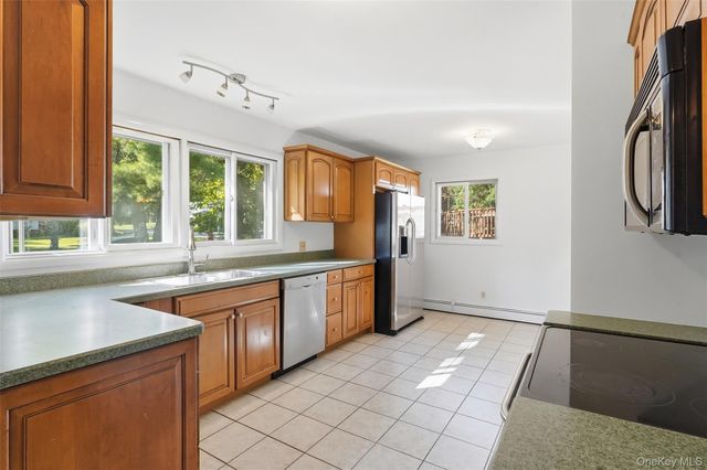 19 Miron Drive, Poughkeepsie, NY 12603