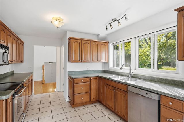 19 Miron Drive, Poughkeepsie, NY 12603