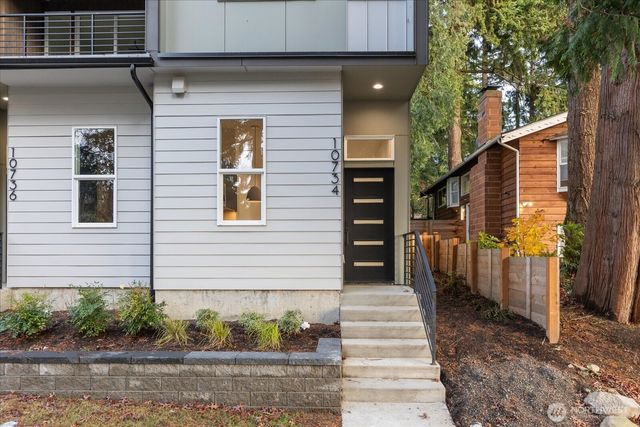 10734 Interlake Avenue N, Seattle, WA 98133