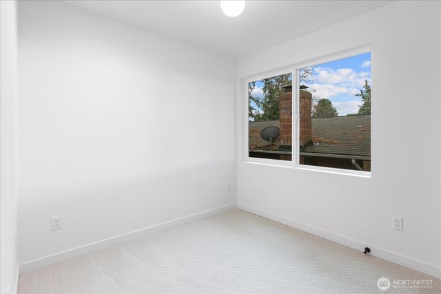 10734 Interlake Avenue N, Seattle, WA 98133