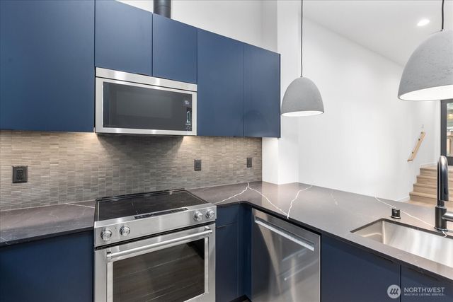 10734 Interlake Avenue N, Seattle, WA 98133