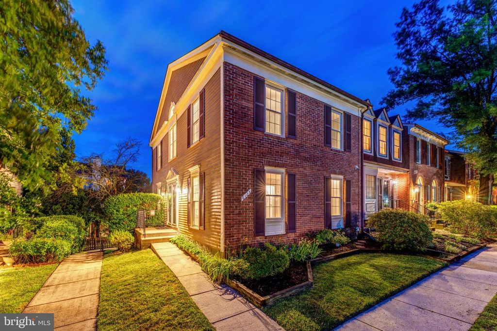 6125 WELLINGTON COMMONS DR, Alexandria, VA 22310