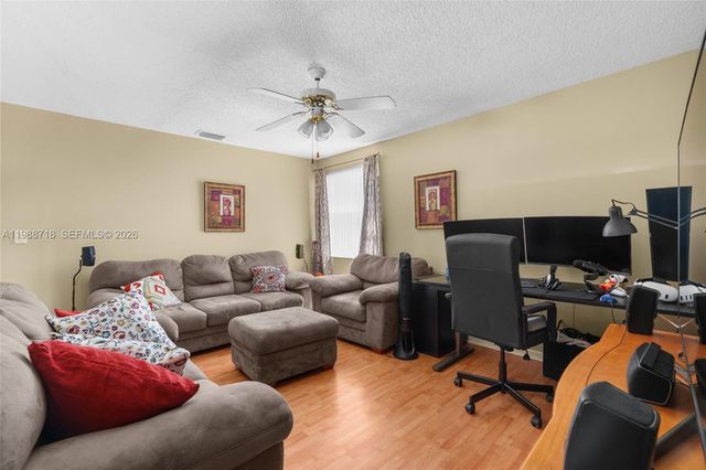 1199 SW 109th Ln, Davie, FL 33324