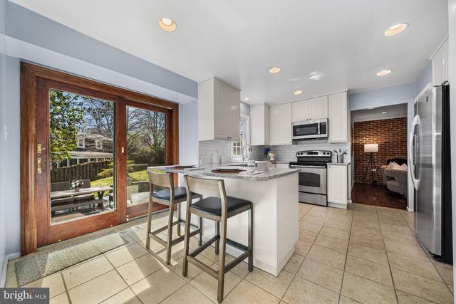 7115 HUNDSFORD LN, Springfield, VA 22153