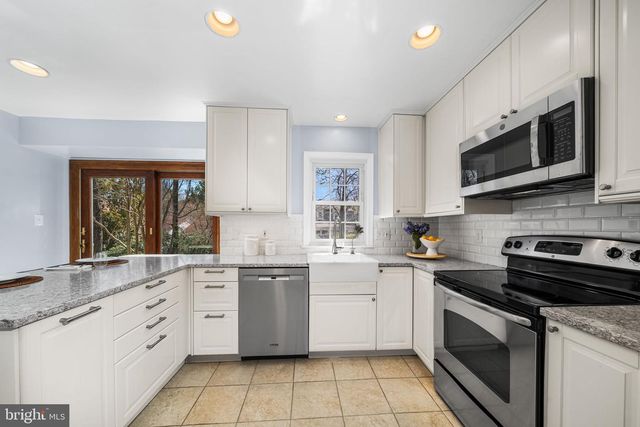 7115 HUNDSFORD LN, Springfield, VA 22153