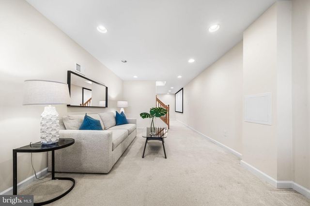 7115 HUNDSFORD LN, Springfield, VA 22153