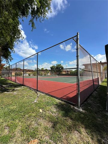 9487 SW 76th St M8, Miami, FL 33173