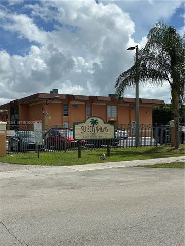 9487 SW 76th St M8, Miami, FL 33173