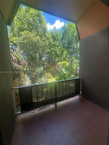 9487 SW 76th St M8, Miami, FL 33173