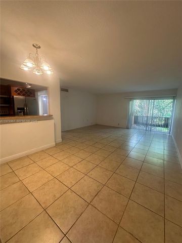 9487 SW 76th St M8, Miami, FL 33173