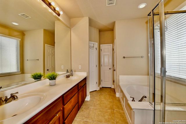 24031 Canyon Row, San Antonio, TX 78260