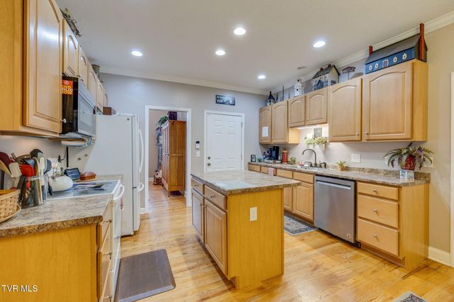 220 Haley Walk, Bristol, TN 37620